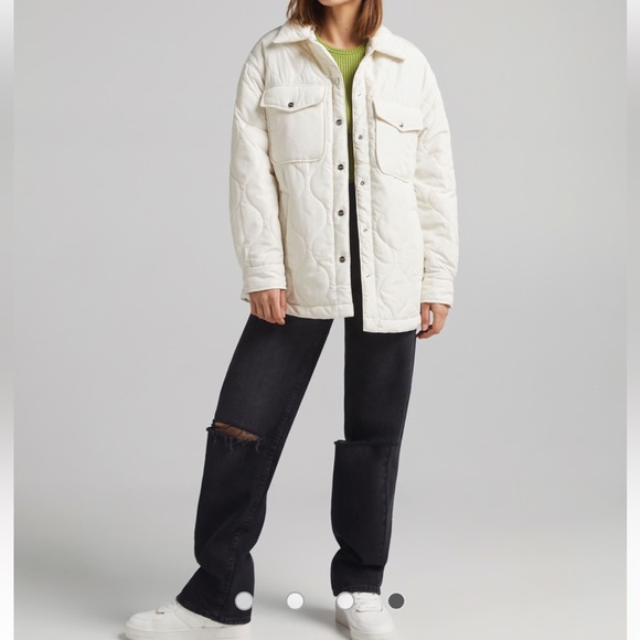 bershka white jacket quilted preloved size medium see description oversized - Picture 2 of 13